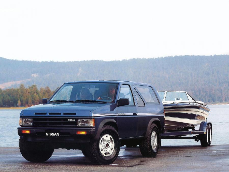  Nissan Pathfinder 2-Door 1986 года  (фото 4 из 8)